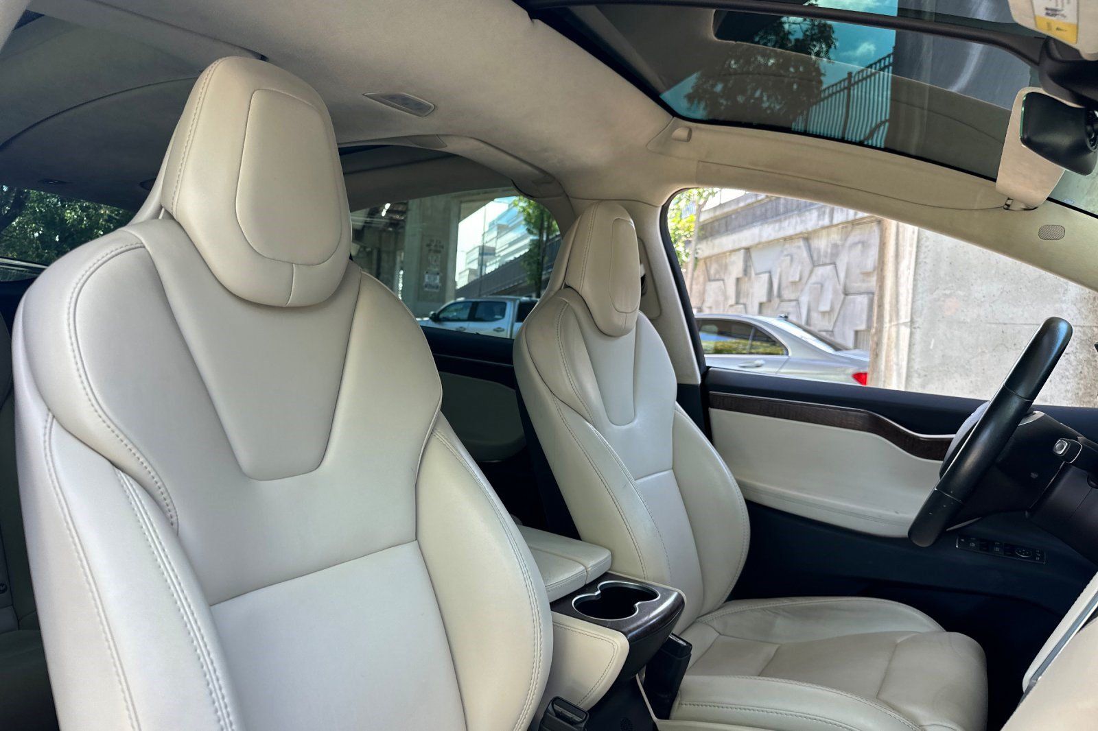 Used 2018 Tesla Model X 75D AWD/4WD image 29