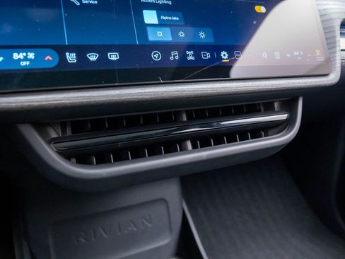 Used 2022 Rivian R1S Launch Edition image 29