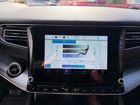 Used 2024 Jeep Wagoneer Series II image 23