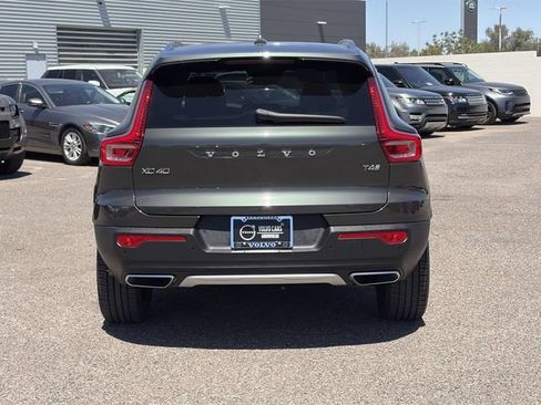 Used 2019 Volvo XC40 T4 Inscription FWD image 7
