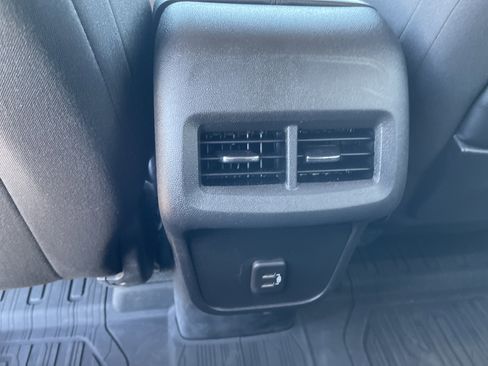 Used 2023 GMC Terrain SLE w/ Driver Convenience Package image 39