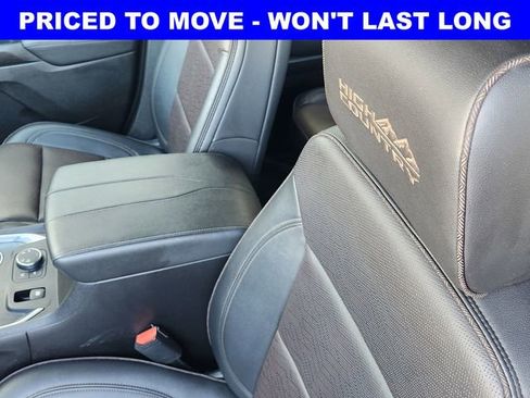 Used 2022 Chevrolet Traverse High Country AWD/4WD image 21