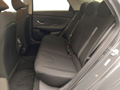 Used 2023 Hyundai Elantra SEL w/ Cargo Package FWD image 18