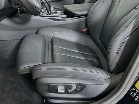 Used 2019 BMW 530i xDrive w/ Convenience Package image 19
