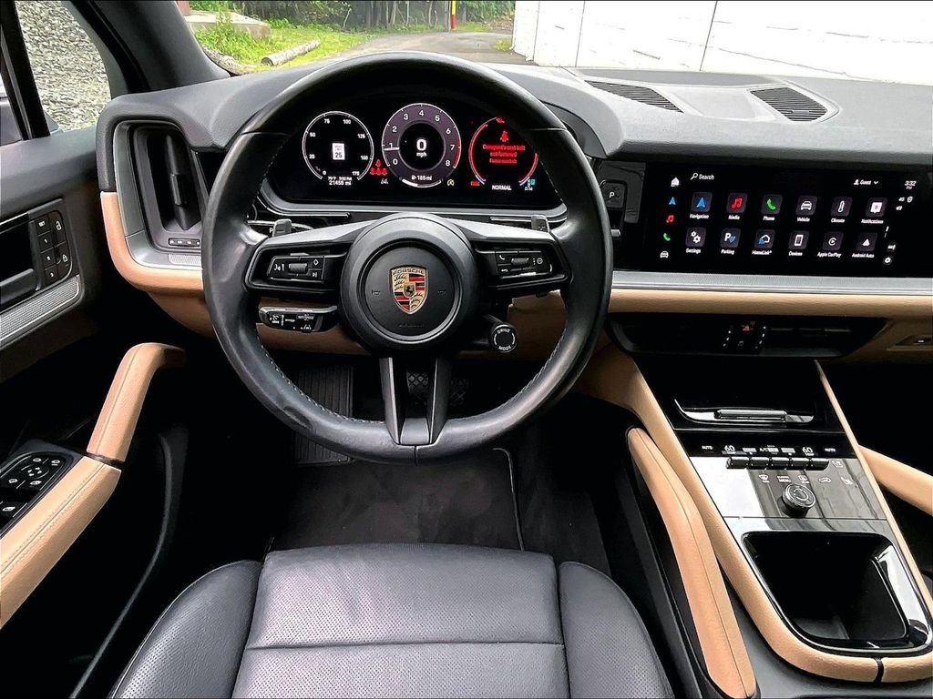 Certified 2024 Porsche Cayenne AWD/4WD image 11