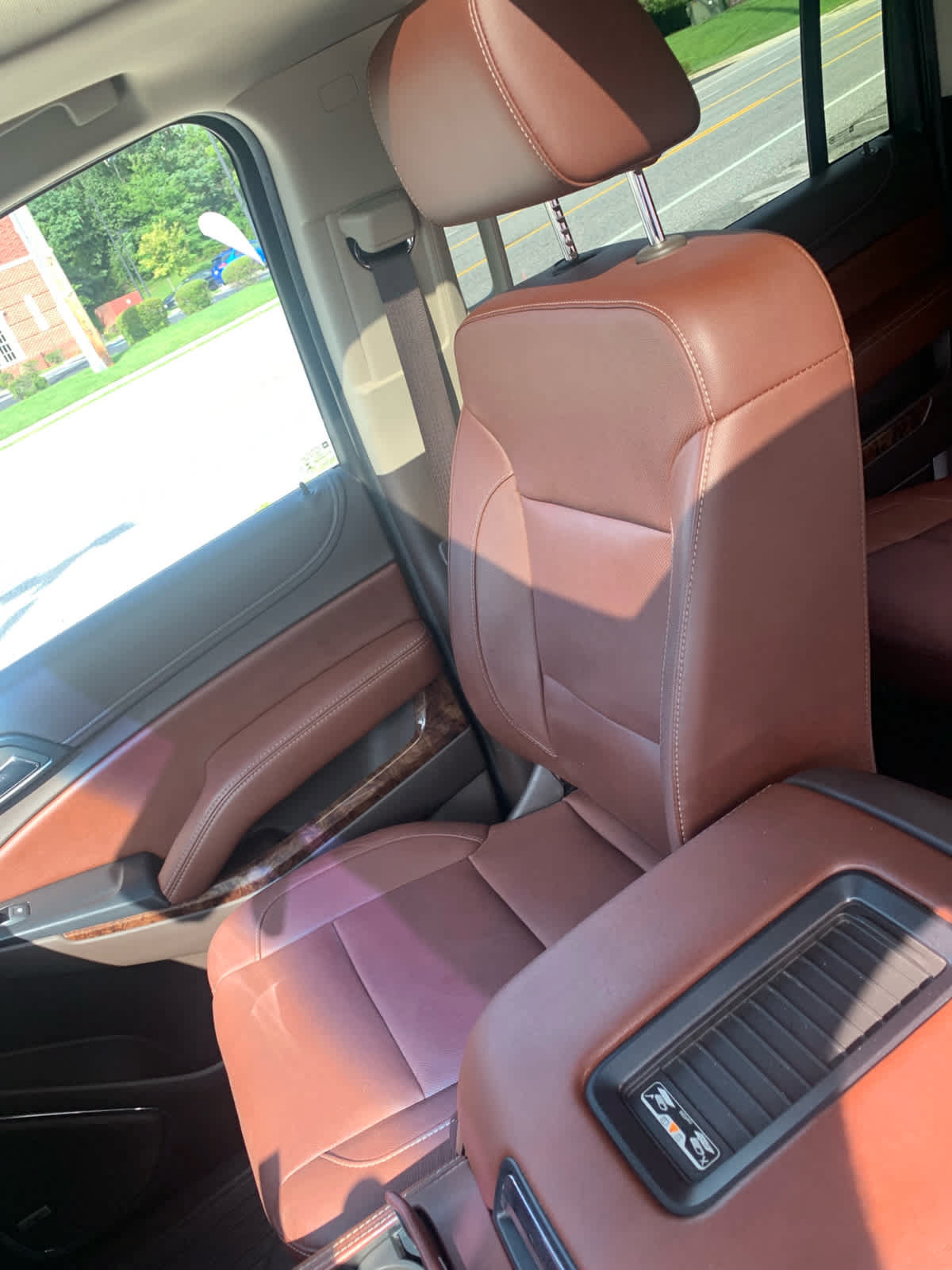 Used 2018 Chevrolet Suburban Premier AWD/4WD image 21