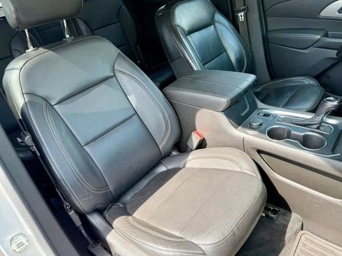 Used 2019 Chevrolet Traverse LT AWD/4WD image 16
