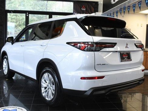 New 2026 Mitsubishi Outlander ES AWD/4WD image 10