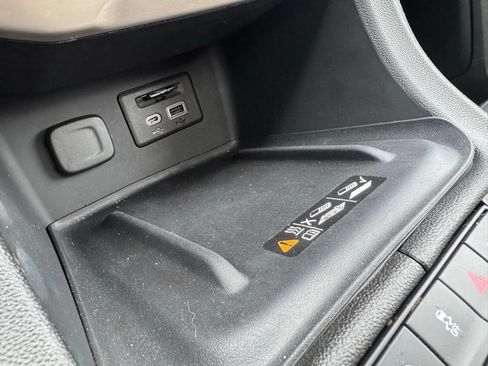 Used 2022 GMC Acadia Denali w/ Black Diamond Edition FWD image 33