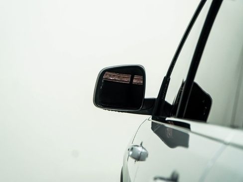 Used 2021 Jeep Grand Cherokee Laredo image 14