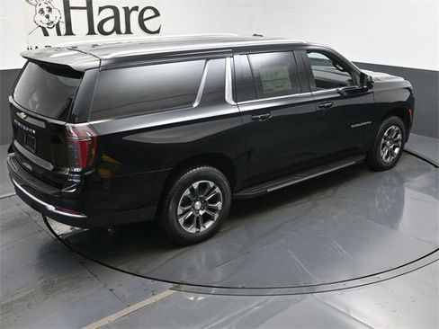 New 2025 Chevrolet Suburban LS image 19