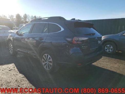 Used 2024 Subaru Outback Premium AWD/4WD image 3