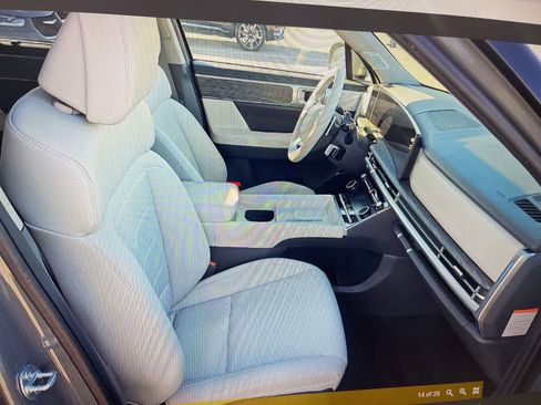 Used 2025 Hyundai Santa Fe Limited AWD/4WD image 10