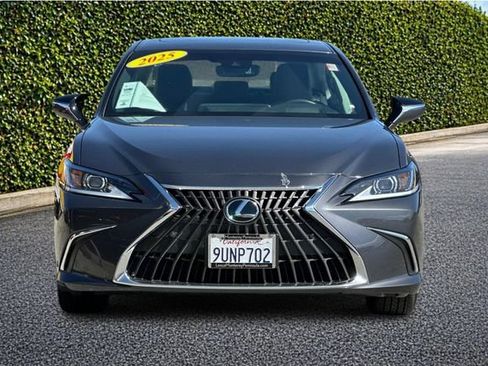 Used 2025 Lexus ES 300h w/ Premium Package FWD image 9