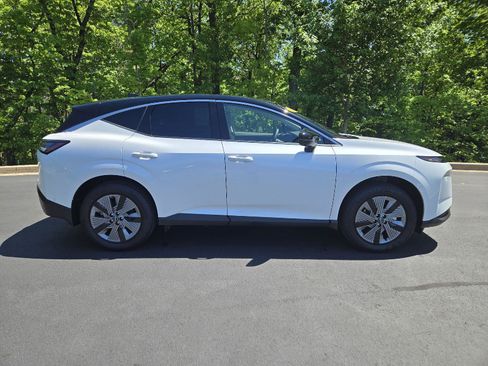 Used 2025 Nissan Murano SL w/ Cargo Package AWD/4WD image 2