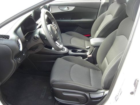 Used 2023 Kia Forte LXS FWD image 18