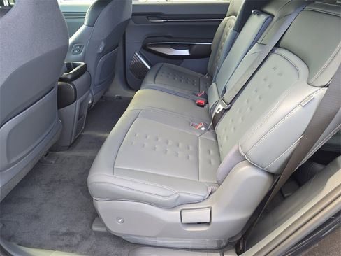 New 2026 Kia EV9 Wind image 17