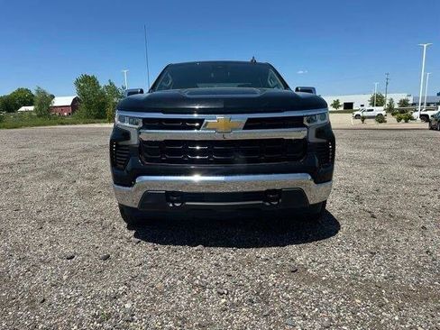 Used 2024 Chevrolet Silverado 1500 LT AWD/4WD image 19