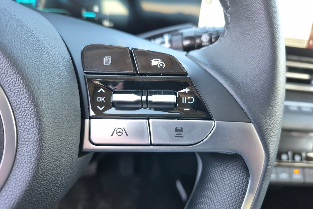New 2026 Hyundai Elantra Limited FWD image 29