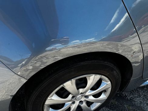Used 2021 Toyota Corolla LE FWD image 5