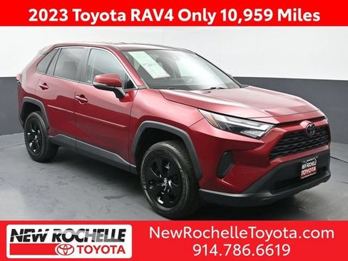 Used 2023 Toyota RAV4 LE AWD/4WD image 1