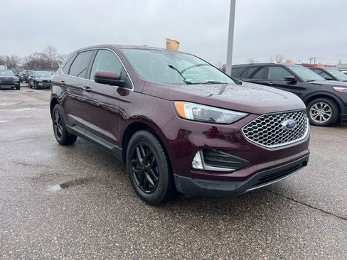 Certified 2023 Ford Edge SEL w/ Convenience Package image 3