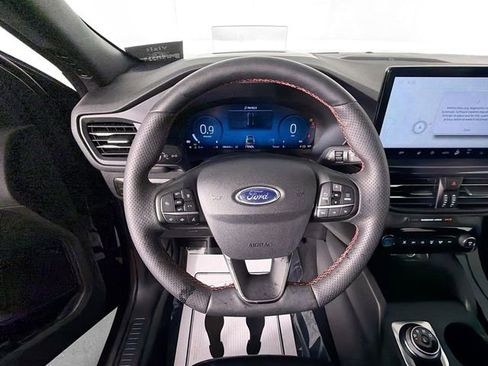 Used 2023 Ford Escape ST-Line Elite w/ Premium Technology Package AWD/4WD image 11