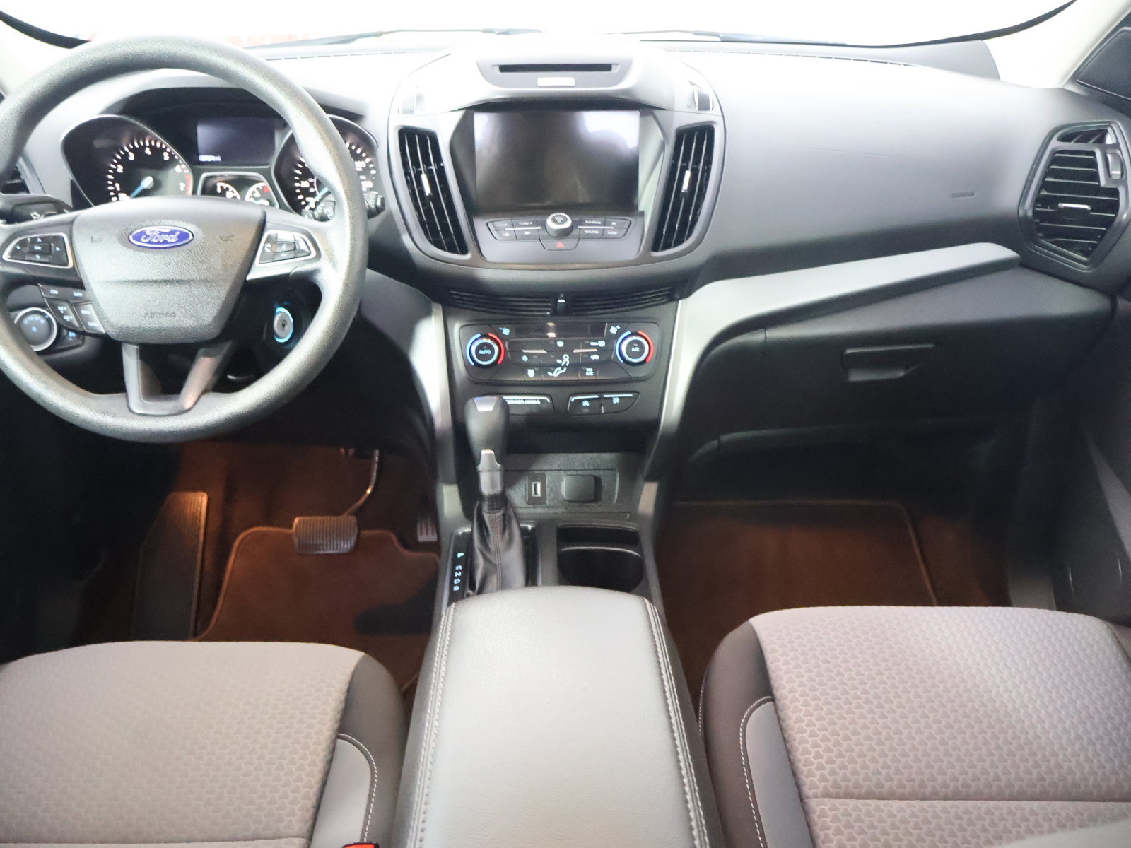 Used 2017 Ford Escape SE w/ Equipment Group 201A AWD/4WD image 29