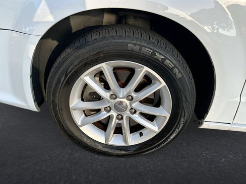 Used 2019 Dodge Grand Caravan SXT FWD image 10