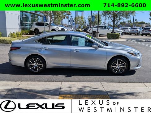 Used 2025 Lexus ES 350 w/ Premium Package FWD image 4
