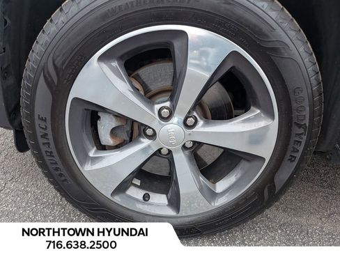 Used 2019 Jeep Cherokee Limited image 43