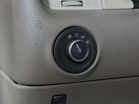Used 2016 Lincoln Navigator Select AWD/4WD image 10