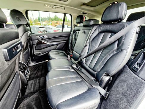 Used 2020 BMW X7 xDrive40i w/ Cold Weather Package image 12