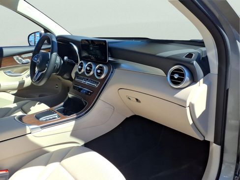 Used 2021 Mercedes-Benz GLC 300 4MATIC image 10