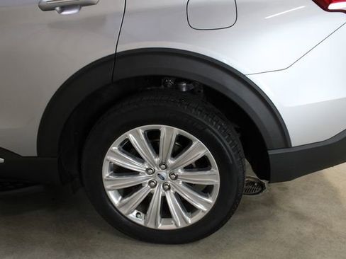 Used 2021 Ford Explorer Limited w/ Equipment Group 301A AWD/4WD image 29