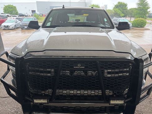 Used 2020 RAM 2500 Tradesman w/ Chrome Appearance Group AWD/4WD image 3