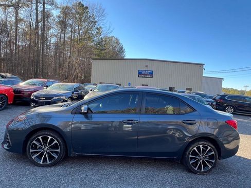 Used 2019 Toyota Corolla SE image 2