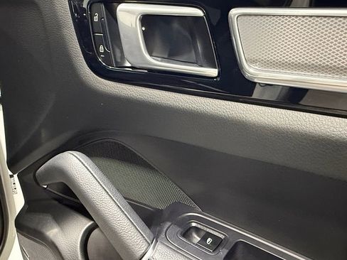Used 2022 Porsche Cayenne Platinum Edition image 14