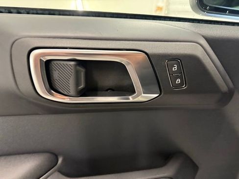 New 2025 Ford Bronco Badlands image 14