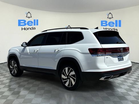 Used 2025 Volkswagen Atlas SE FWD image 3
