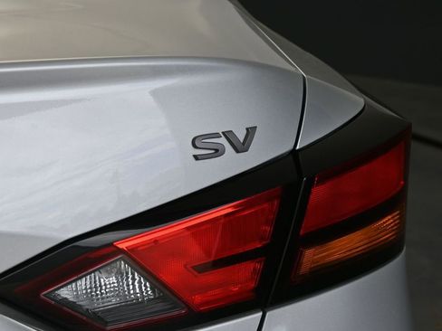 Used 2023 Nissan Altima 2.5 SV FWD image 13