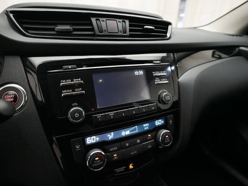 Used 2017 Nissan Rogue Sport SV w/ SV All-Weather Package image 6