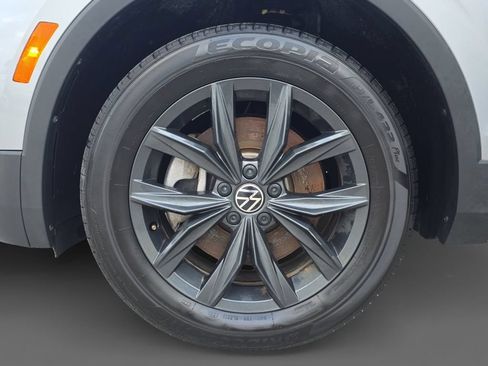 Used 2024 Volkswagen Tiguan SE FWD image 15