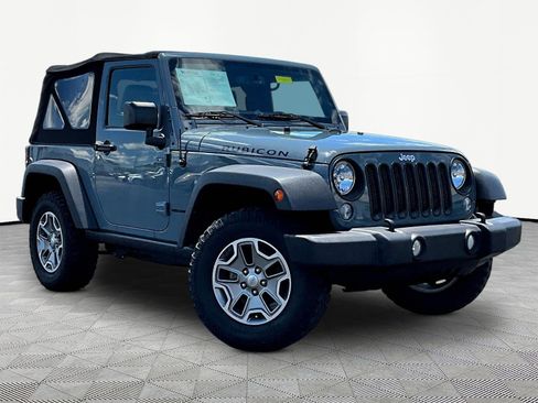 Used 2015 Jeep Wrangler Rubicon w/ Power Convenience Group AWD/4WD image 3