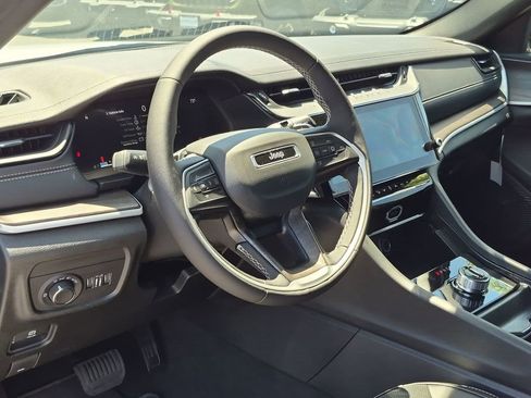 New 2026 Jeep Grand Cherokee Altitude RWD image 11