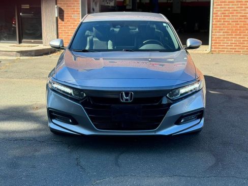 Used 2019 Honda Accord Sport image 2