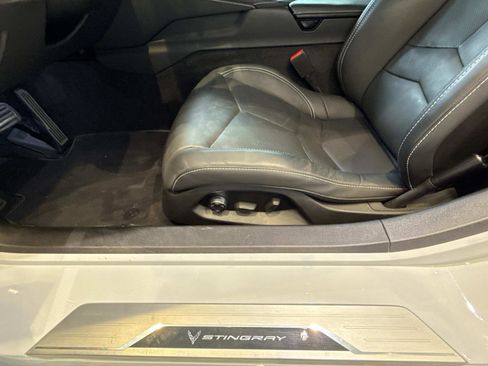 Used 2023 Chevrolet Corvette Stingray Preferred Conv w/ Chrome Exterior Badge Package image 18
