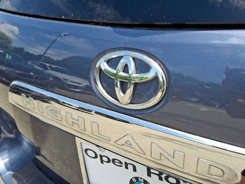 Used 2013 Toyota Highlander 4WD w/ Cold Weather Pkg image 27