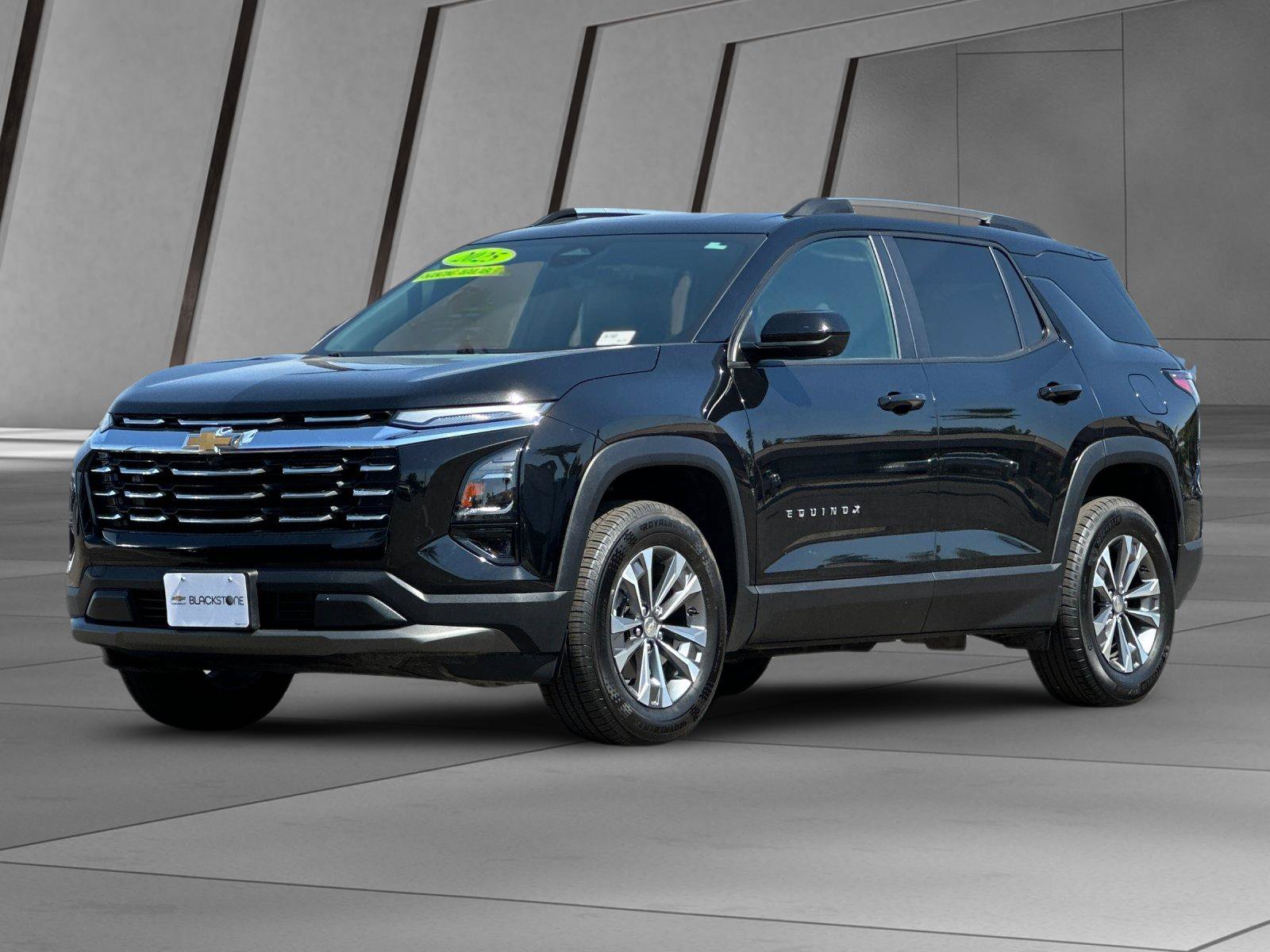 Used 2025 Chevrolet Equinox LT w/ Convenience Package II AWD/4WD image 8