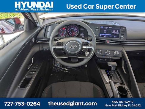 Used 2023 Hyundai Elantra SE FWD image 15
